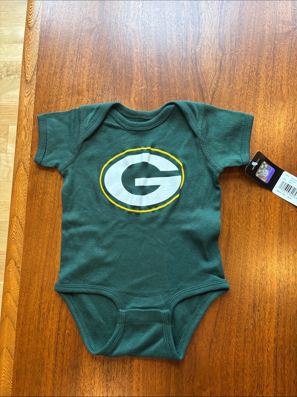 NWT NFL Team Apparel Green Bay Packers Football Onsie 3-6 months